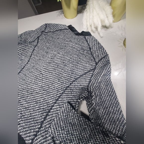 TRISTAN Magnifique blazer en laine avec appliqué de cuir vegan de qualité - Picture 7 of 8